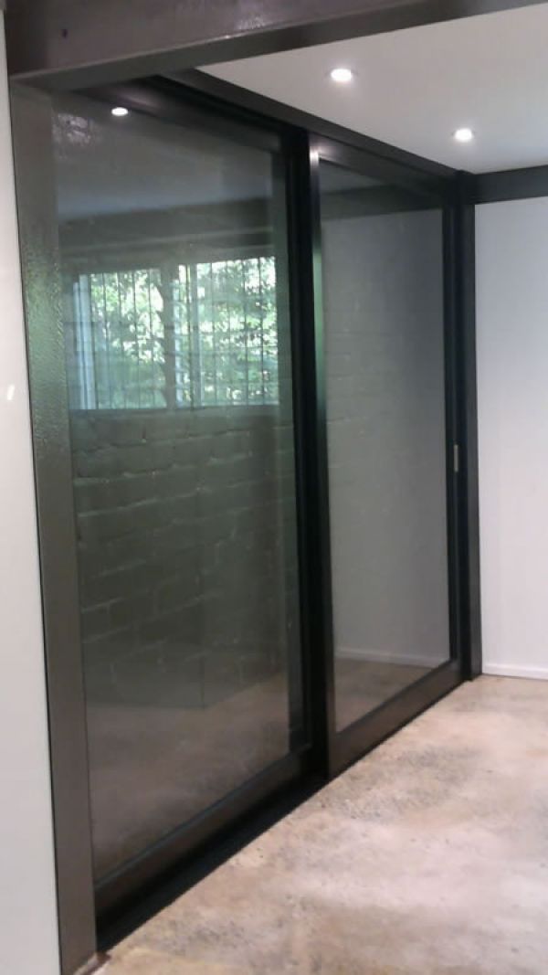 glass-door-wall9F653306-132E-B886-B604-F1DA9837B5E0.jpg